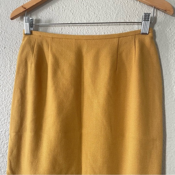 Sassco Classic 100% Wool Pencil Skirt Women’s 6 Petite Yellow Lined Pleated Slit - Picture 3 of 14